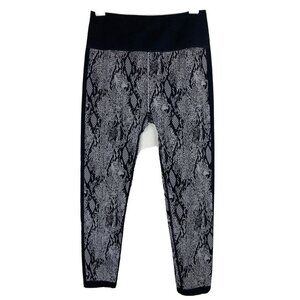 Fabletics Womens Seamless Leggings Size L Snakeskin Print High Rise Waist
